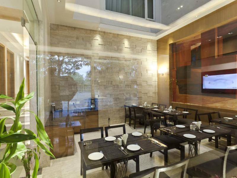 Hotel Saket 27