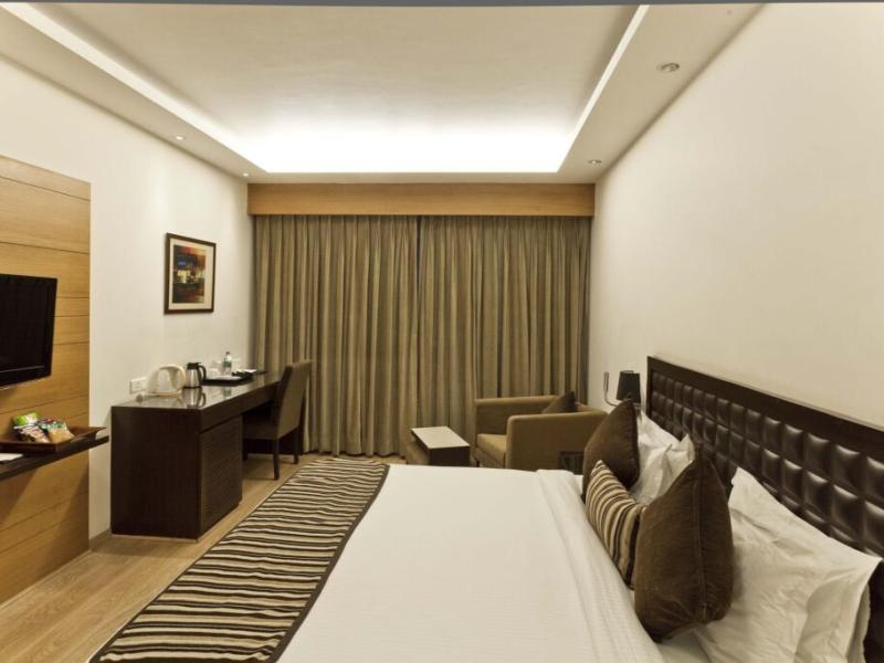 Hotel Saket 27