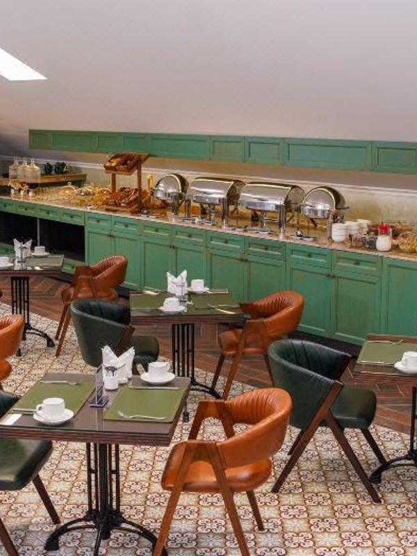 Midway Baku Hotel