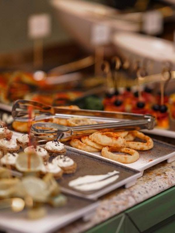 Midway Baku Hotel