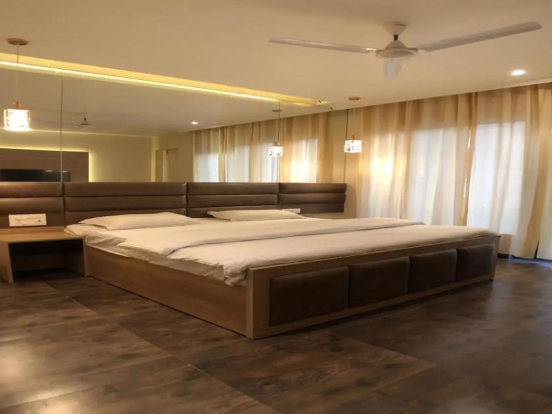 Solitaire Hotel