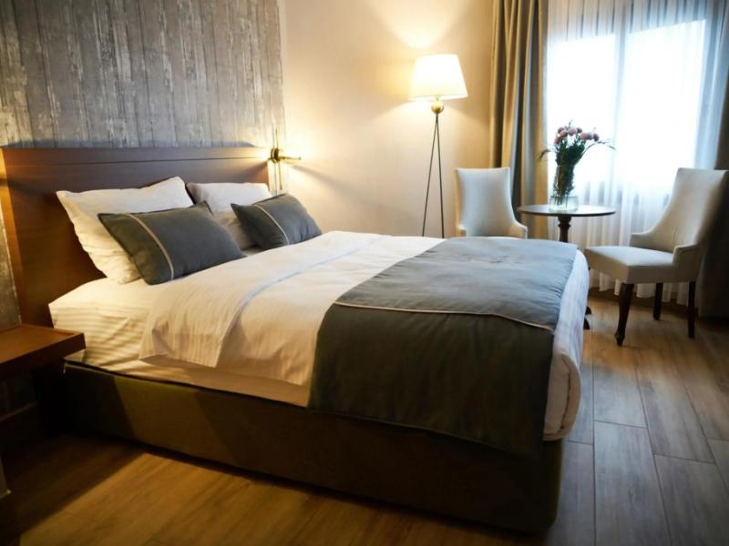 Mira Otel
