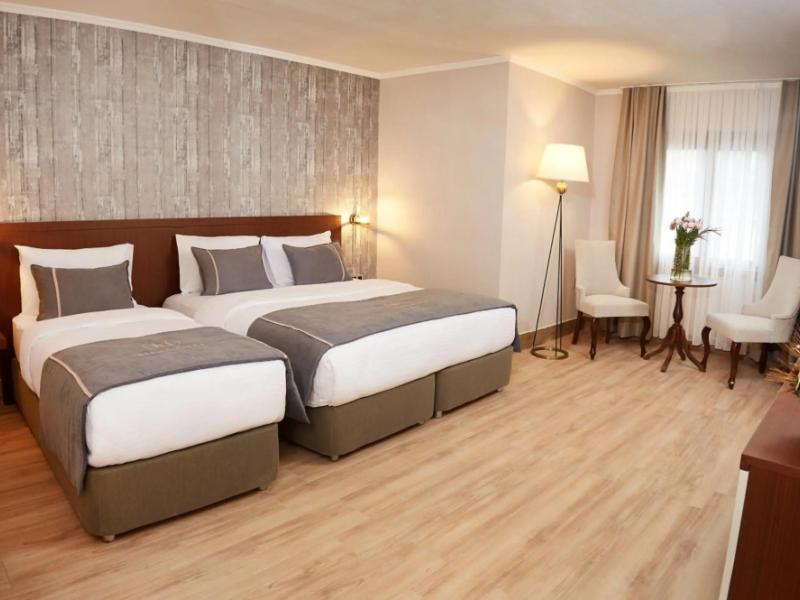 Mira Otel