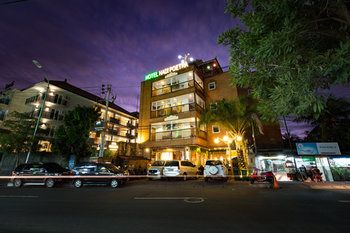 Отель Hadi Poetra Hotel Индонезия, Кута, фото 2