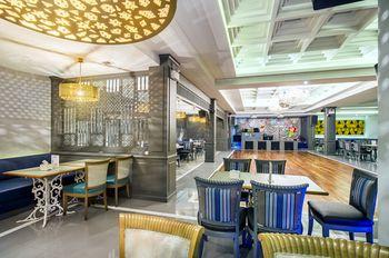 Royal Rattanakosin Hotel