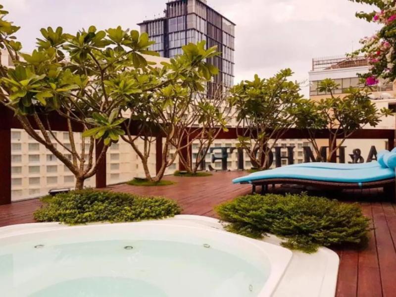 Me Saigon Boutique Hotel