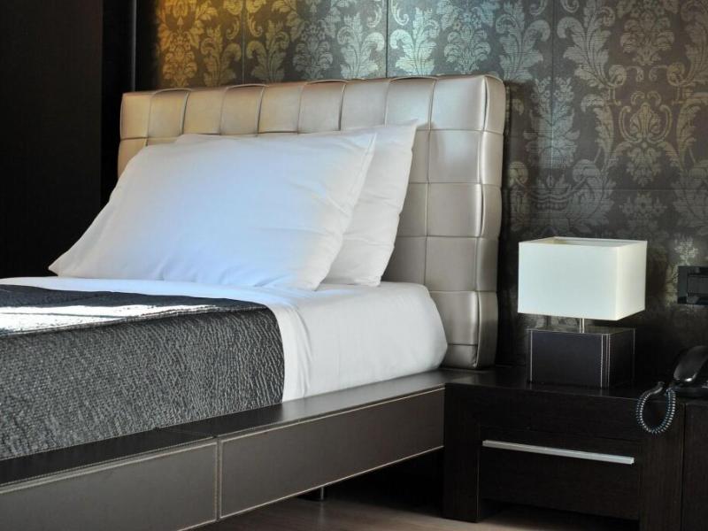MonarC Hotel