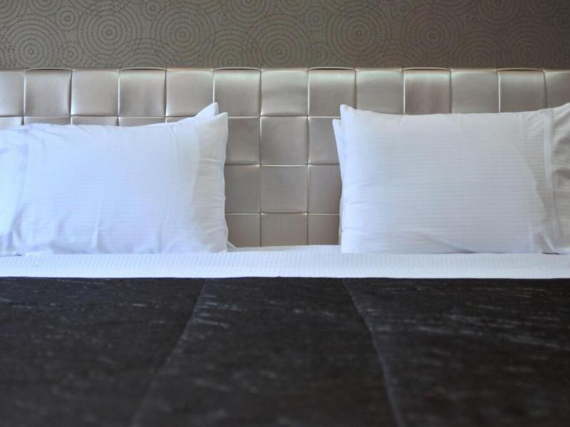 MonarC Hotel