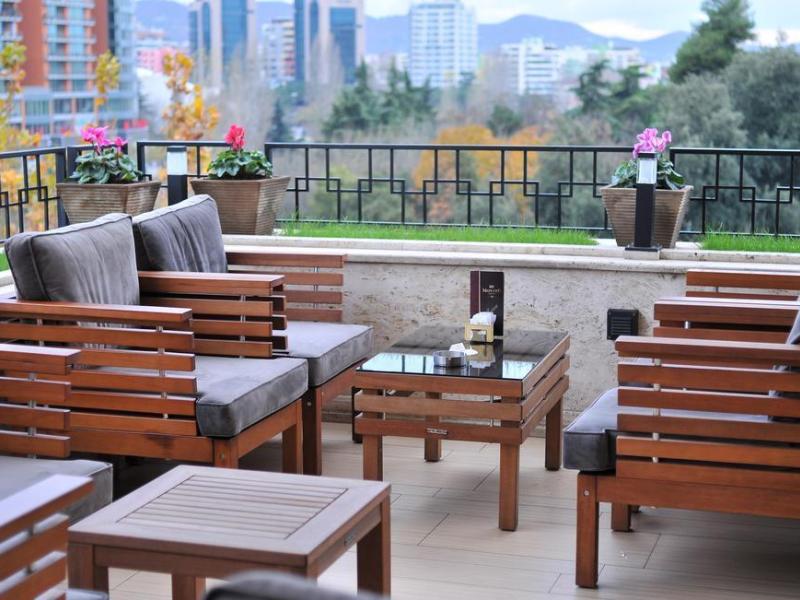 MonarC Hotel