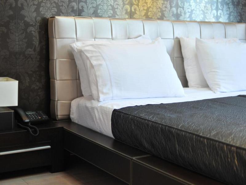 MonarC Hotel