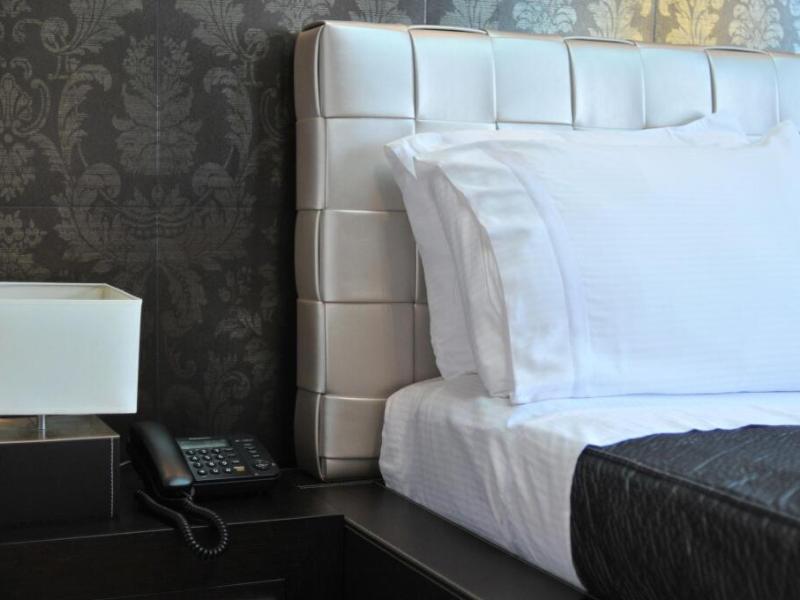 MonarC Hotel