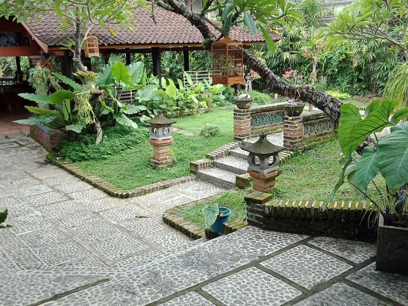 Puri Padi Hotel