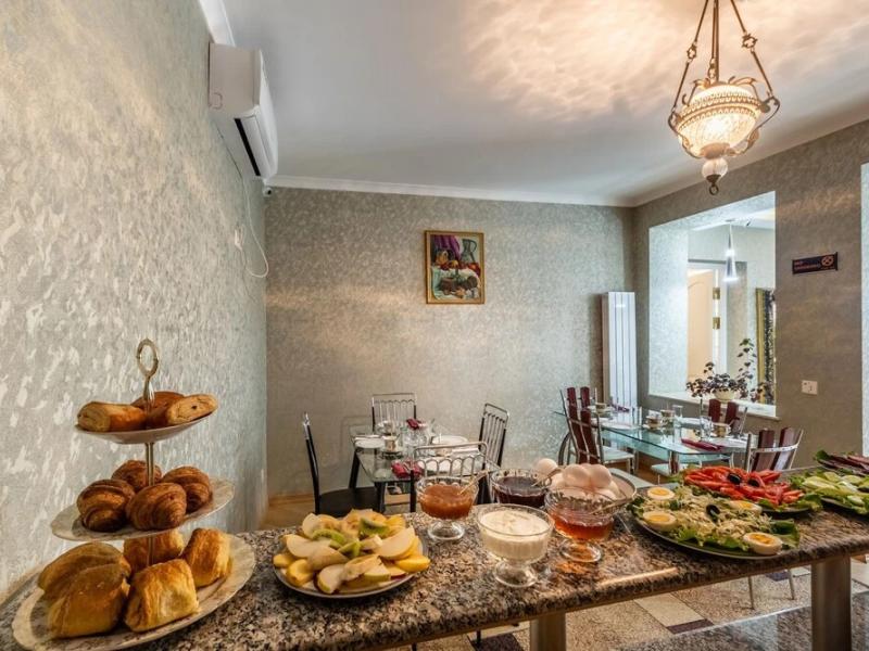 Q&B Hotel
