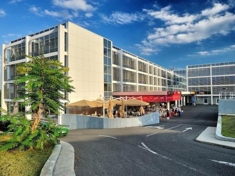 Rebro Hotel