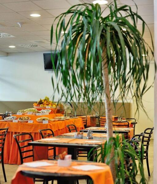 Rebro Hotel