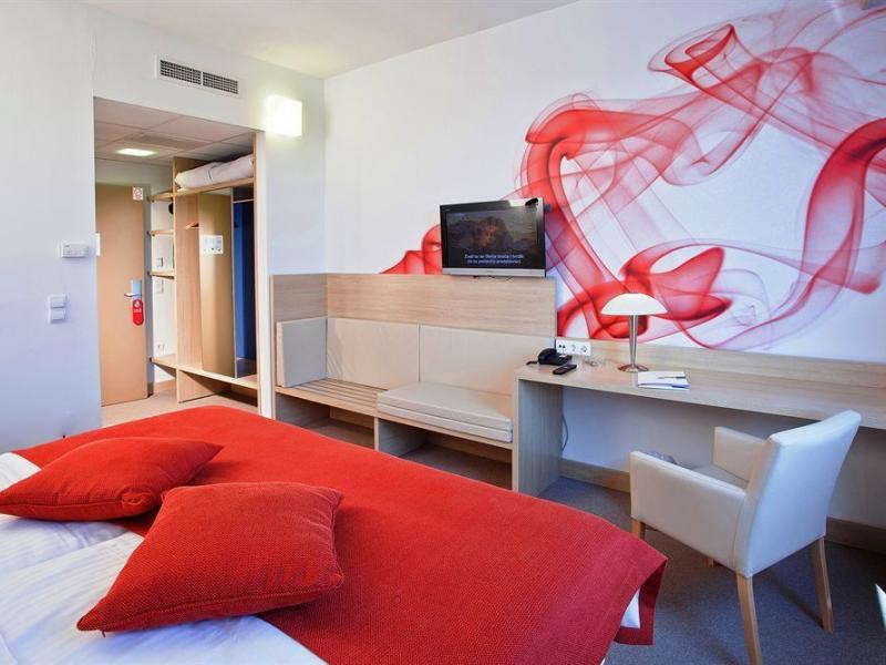 Rebro Hotel
