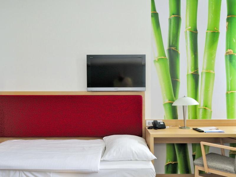 Rebro Hotel