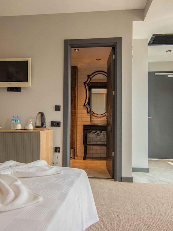 Sherlock Homes Hotels