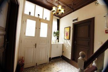 Kadikoy White House