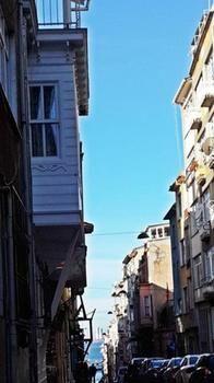 Kadikoy White House