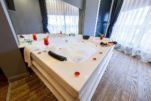 Viv City Hotel