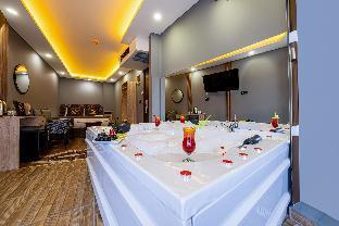 Viv City Hotel