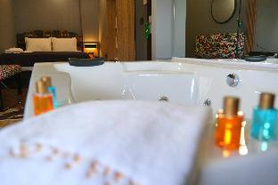 Viv City Hotel