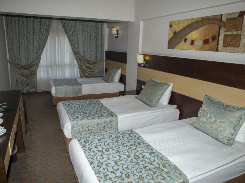 Mom Hotel