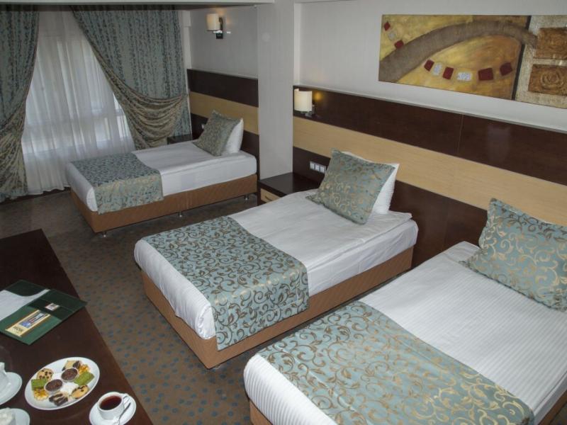 Mom Hotel