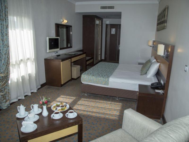 Mom Hotel