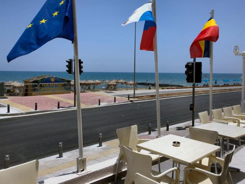 Flamingo Beach Hotel 