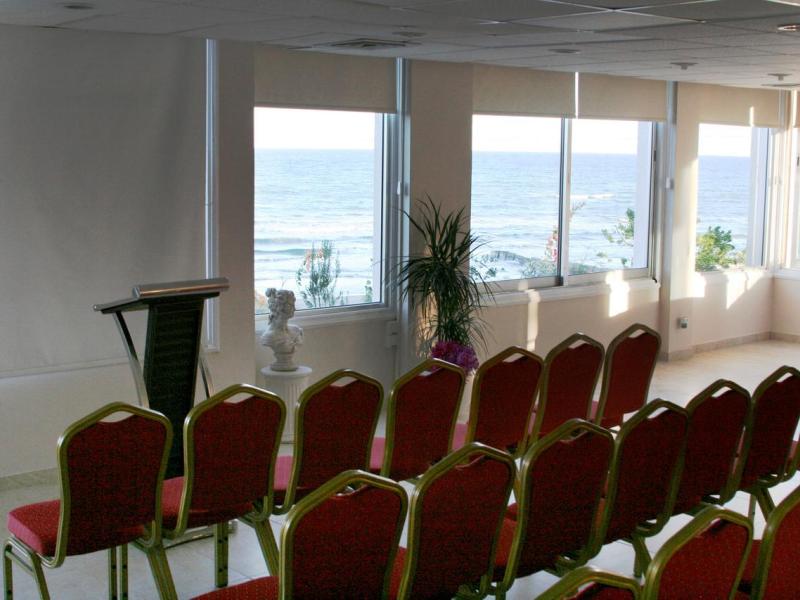 Flamingo Beach Hotel 