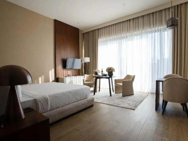 White Residences (Sea Breeze Resort)