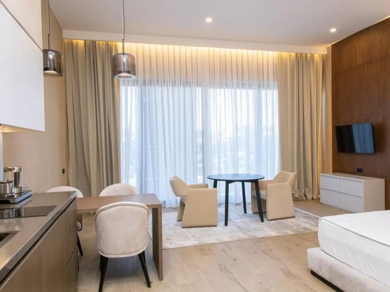 White Residences (Sea Breeze Resort)