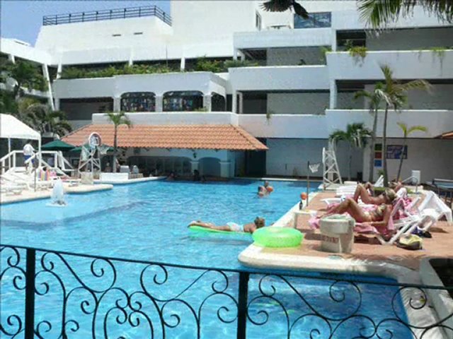 Flamingo Cancun Resort