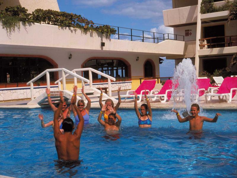 Flamingo Cancun Resort