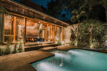 Отель ZIN Canggu Resort & Villas Индонезия, Кута, фото 1