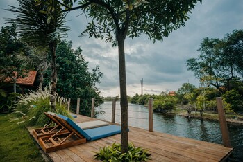 Отель ZIN Canggu Resort & Villas Индонезия, Кута, фото 11