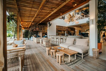 Отель ZIN Canggu Resort & Villas Индонезия, Кута, фото 13