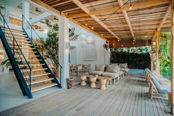 Отель ZIN Canggu Resort & Villas Индонезия, Кута, фото 14