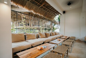 Отель ZIN Canggu Resort & Villas Индонезия, Кута, фото 16