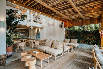 Отель ZIN Canggu Resort & Villas Индонезия, Кута, фото 17