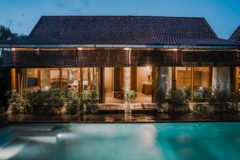Отель ZIN Canggu Resort & Villas Индонезия, Кута, фото 33