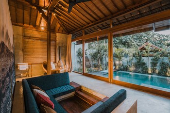 Отель ZIN Canggu Resort & Villas Индонезия, Кута, фото 35