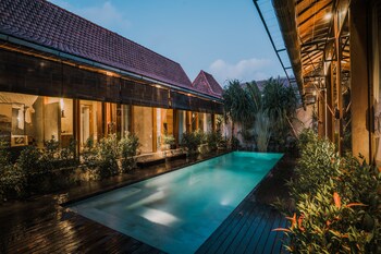 Отель ZIN Canggu Resort & Villas Индонезия, Кута, фото 37