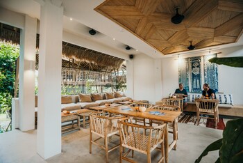 Отель ZIN Canggu Resort & Villas Индонезия, Кута, фото 8