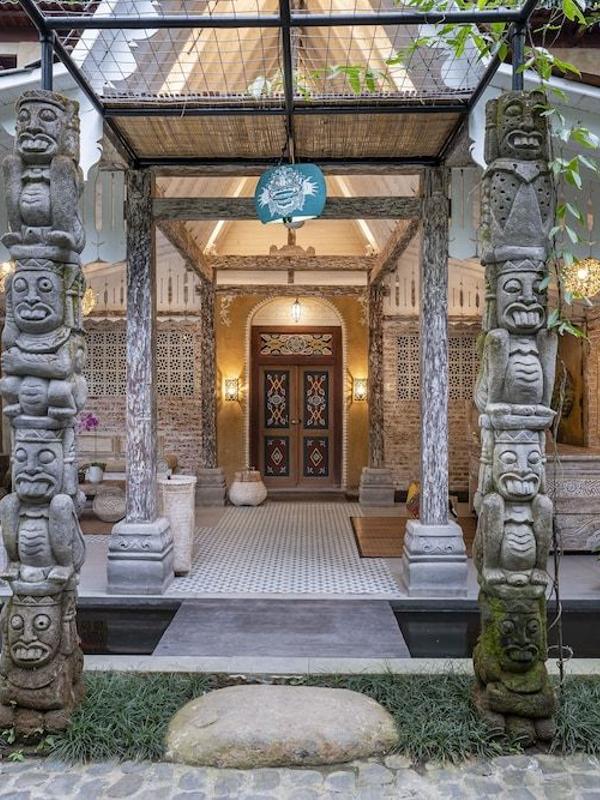Pramana Giri Kusuma