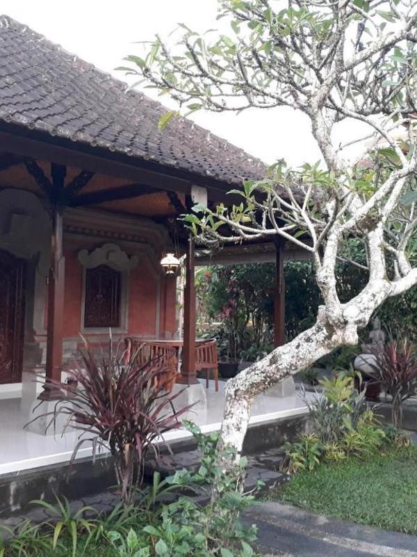 Nyoman Sandi Guest House