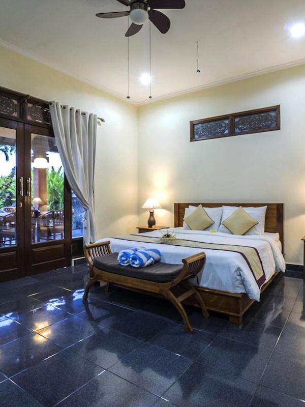 Nyoman Sandi Guest House