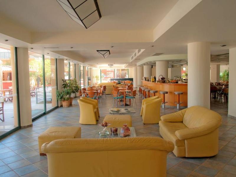 Flisvos Royal Hotel